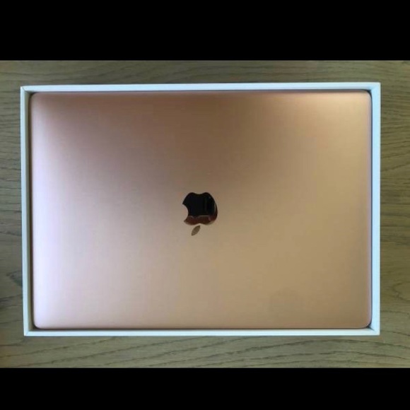 MacBook Pro 2017 - Picture 1 of 7